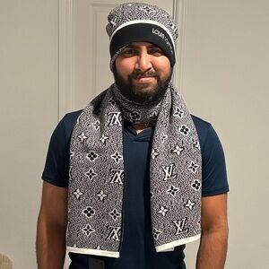 Louis Vuitton Monogram Black and White Scarf and Beanie